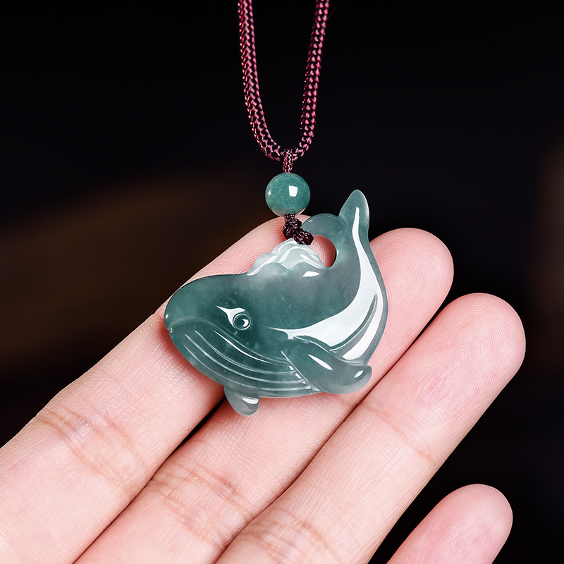 Necklaces - Naturalny Birmanski Jadeitowy Wisiorek w Kształcie