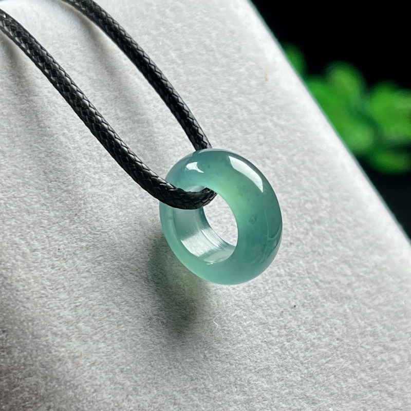 Necklaces - Naturalny Szmaragdowy Niebieski Pierścień z Koralikiem