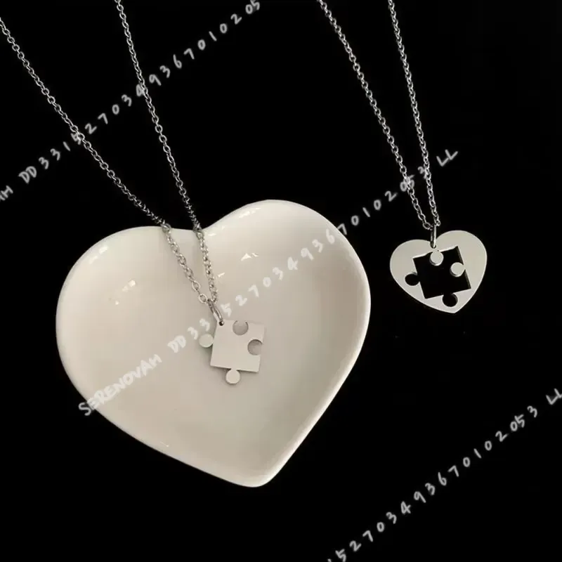 Zestaw 2 sztuk: Prosty naszyjn – Magnetic Couple Matching Necklaces recenzja i cena