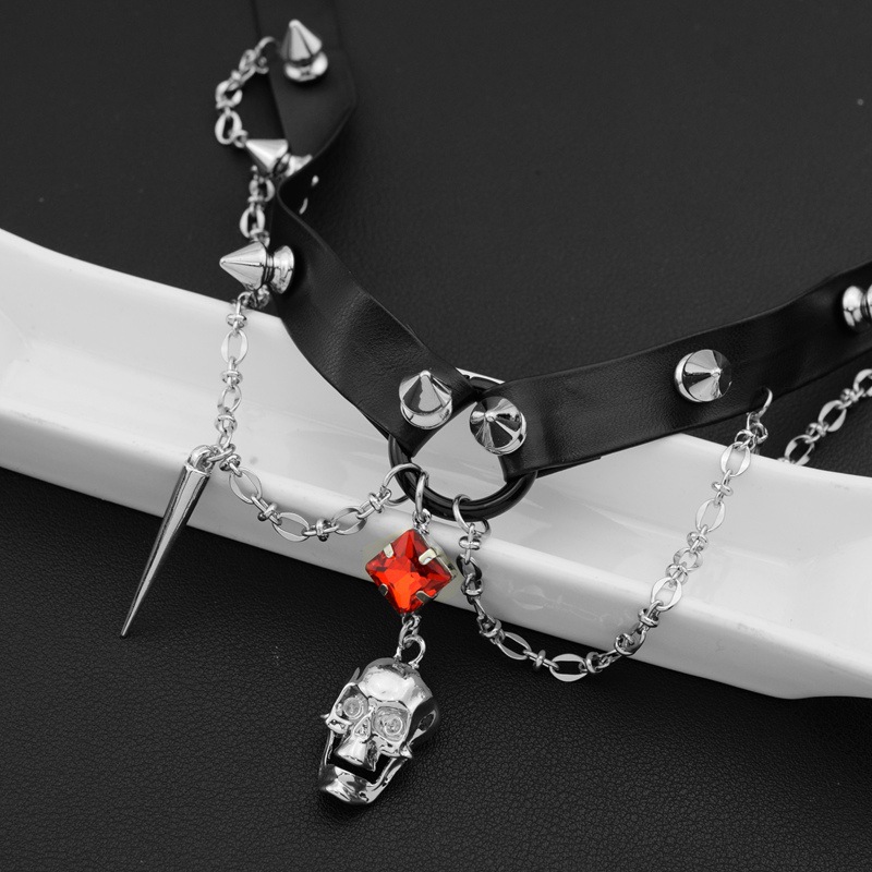 Ciemny skórzany choker z czasz – Goth Punk Spike Choker recenzja i cena