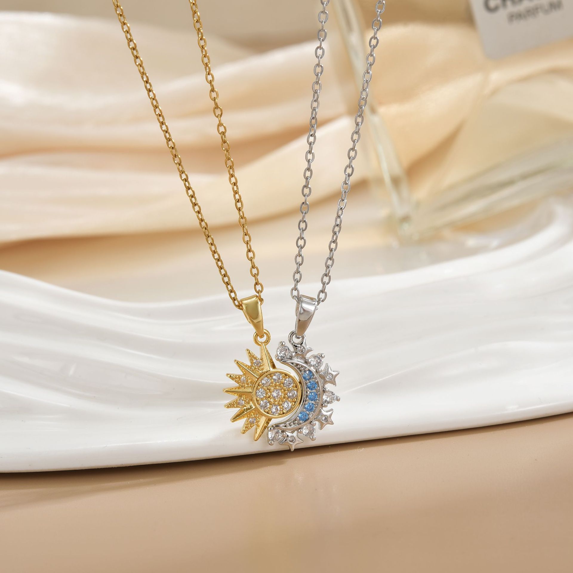 Magnetyczne naszyjniki dla par – Magnetic Couple Matching Necklaces recenzja i cena