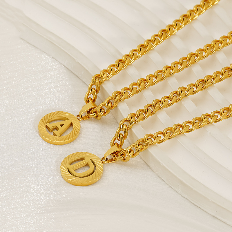 Naszyjnik ze stali nierdzewnej – Initial Letter Necklace 18K Gold recenzja i cena